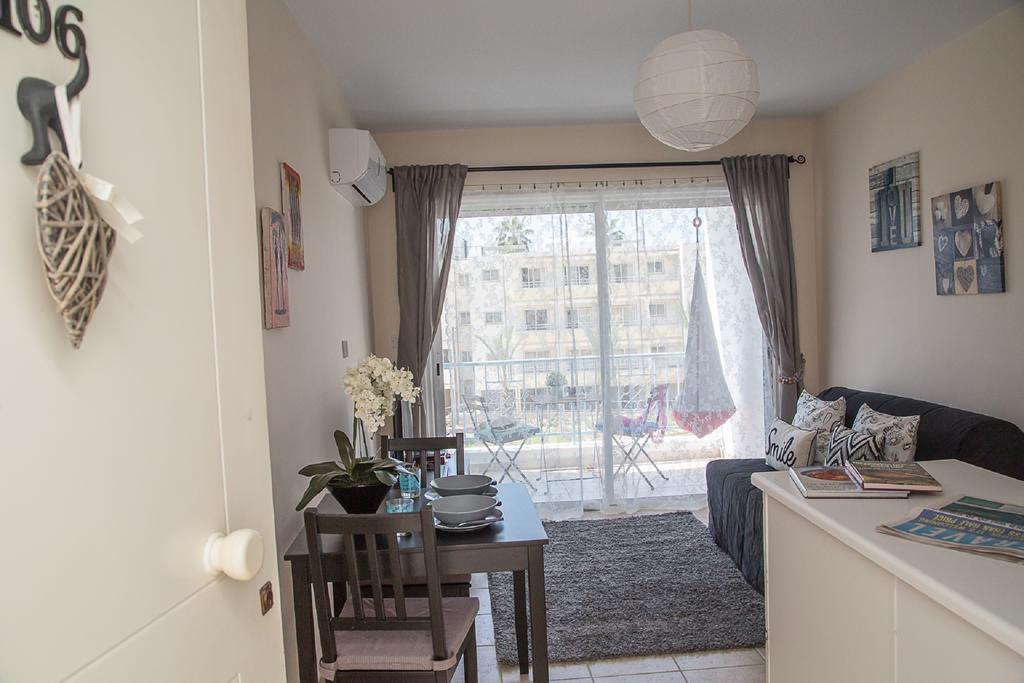 Paphos Love Hut Apartment エクステリア 写真