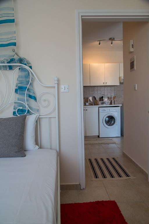 Paphos Love Hut Apartment エクステリア 写真