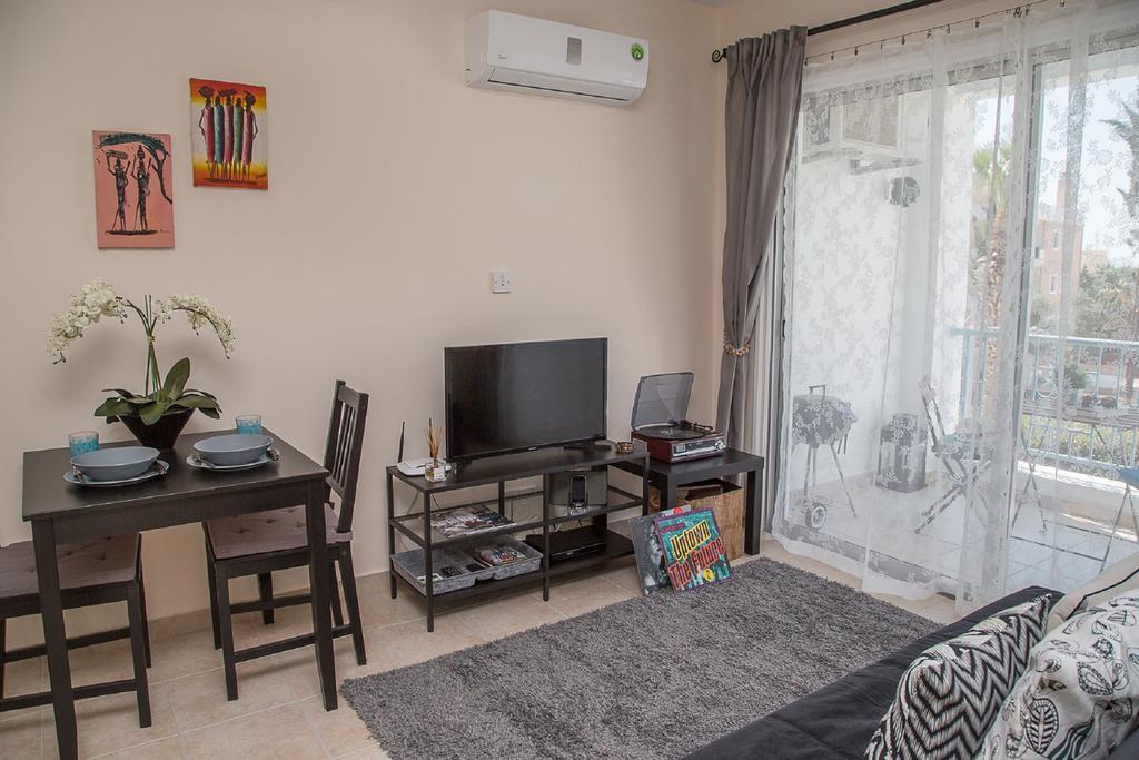 Paphos Love Hut Apartment エクステリア 写真